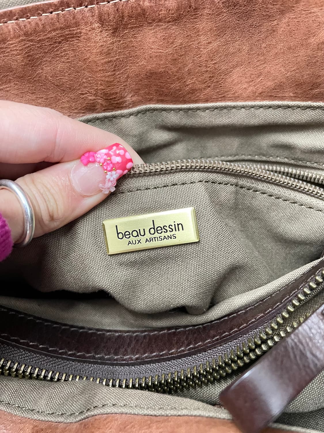 Beau Dessin 보데생 레더 버클 호보백 상품이미지8