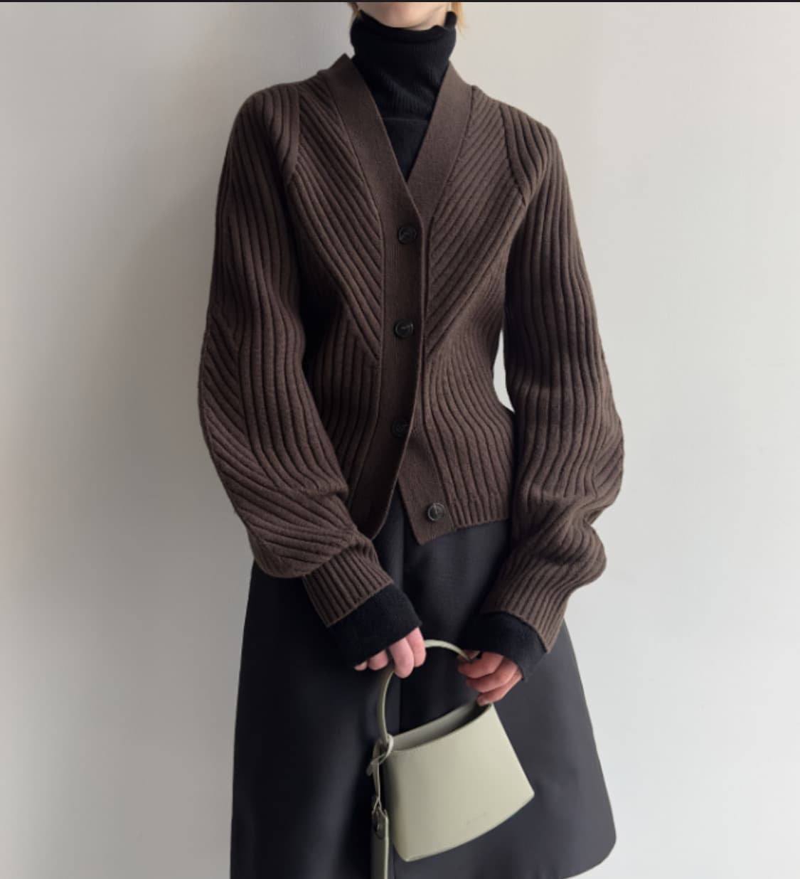 로우클래식 니트 가디건 상품이미지1