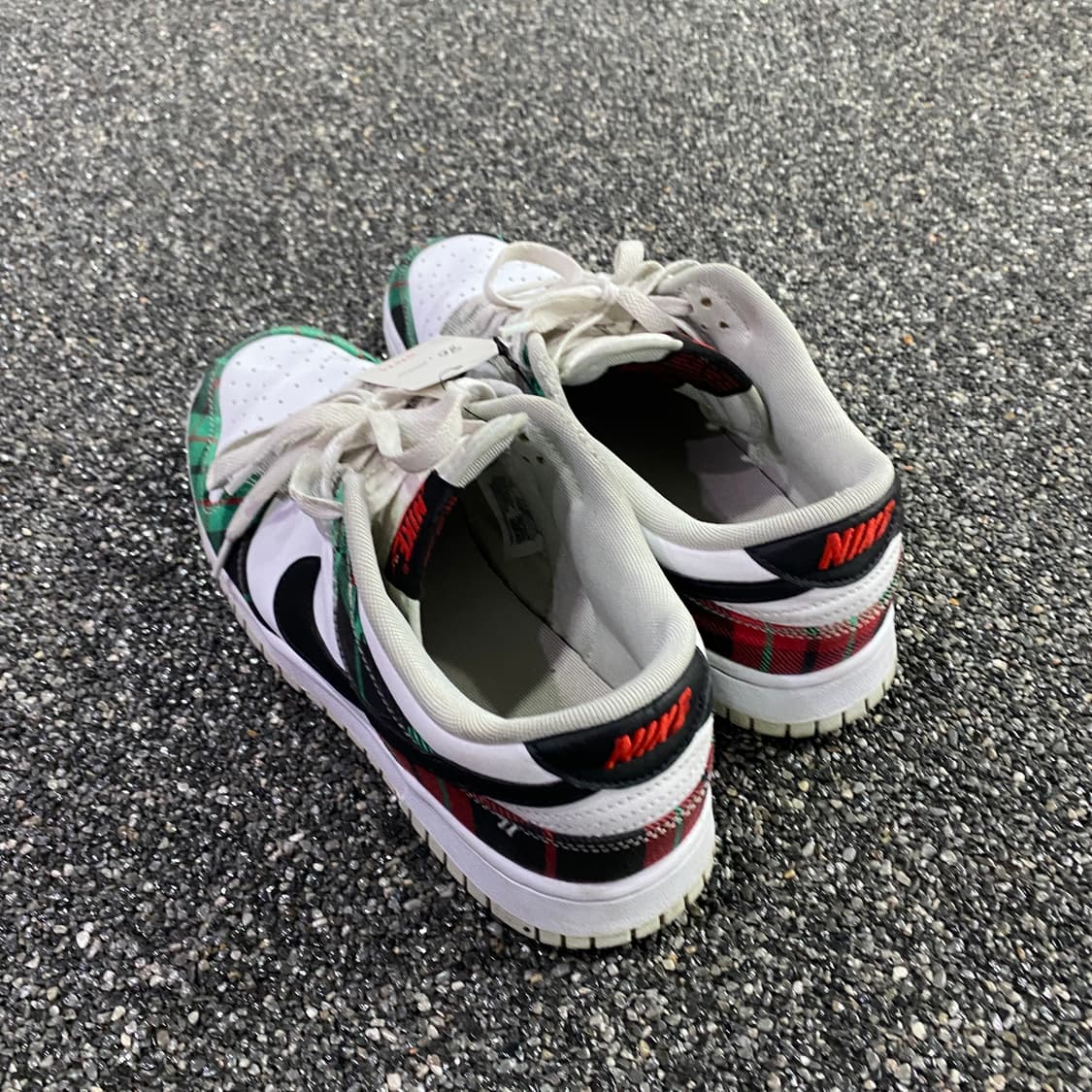 나이키 덩크 로우 타탄 플래드 화이트 앤 블랙  B3577  상품이미지4