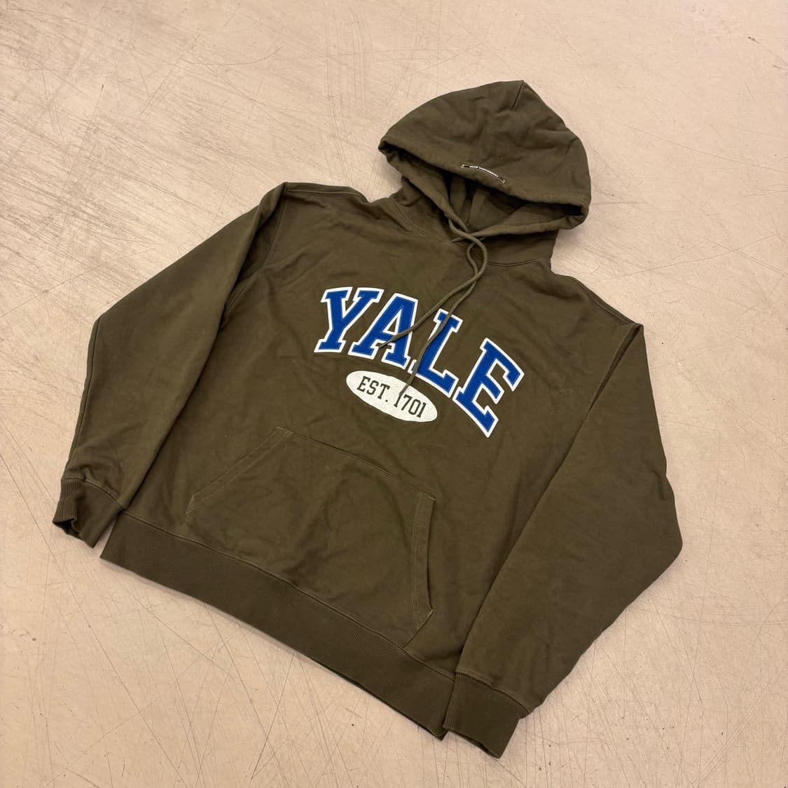 예일 빅로고 카키 후드티 상품이미지1