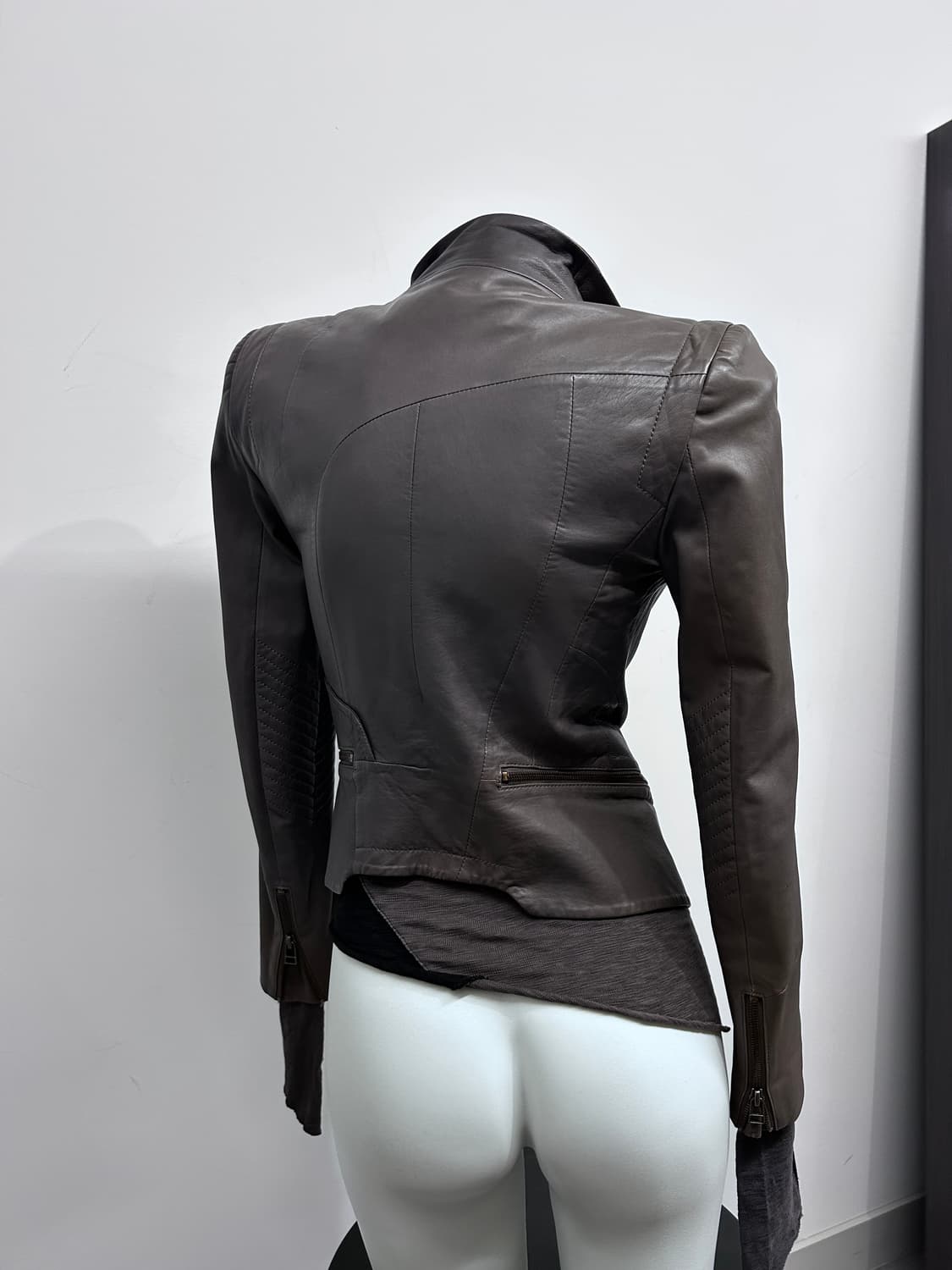 오브제 사선 드레이프 램스킨 자켓 상품이미지5