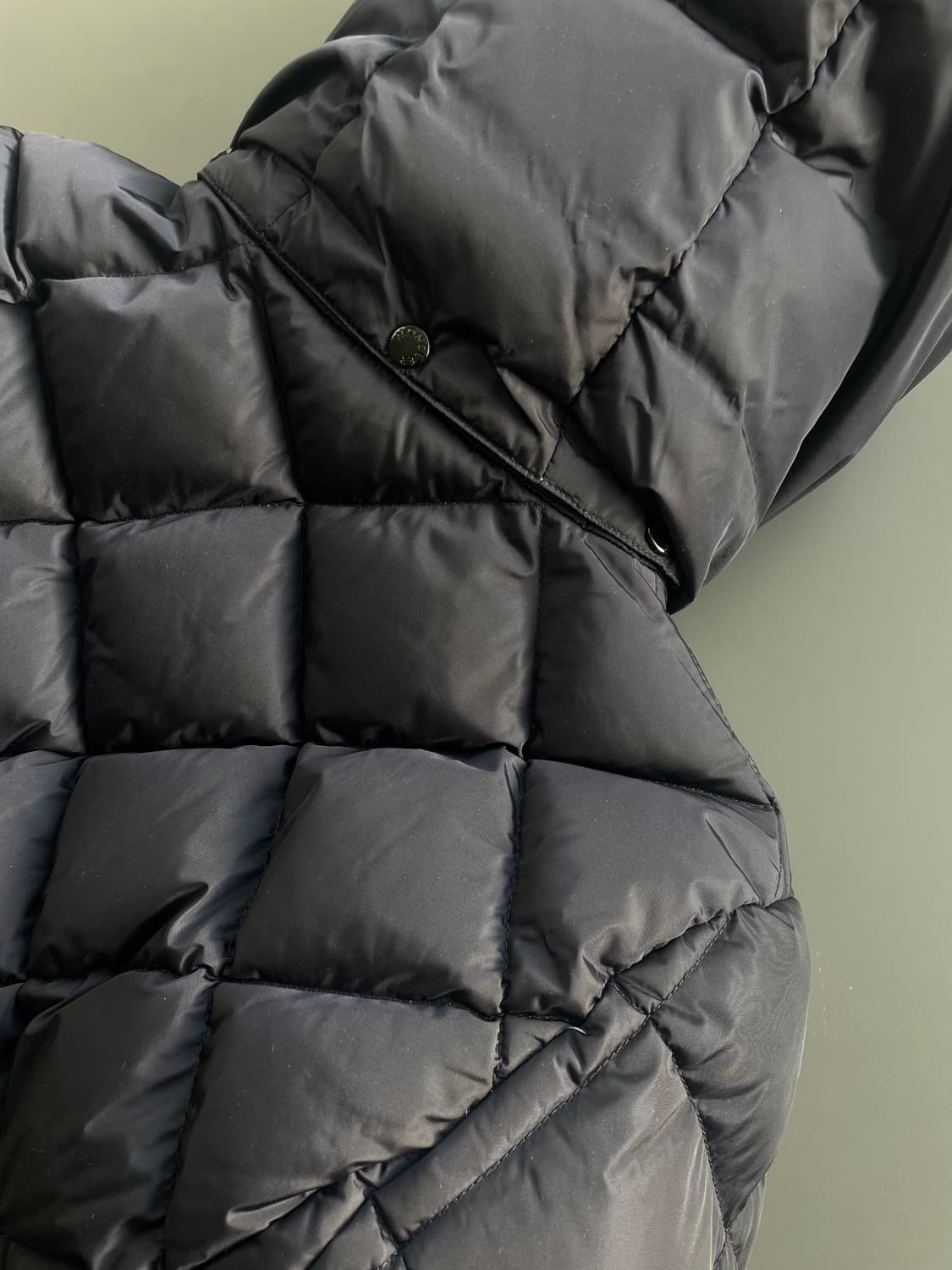 [1] 몽클레어 메스닐 여성 퀼팅 후드 숏패딩 자켓 상품이미지7