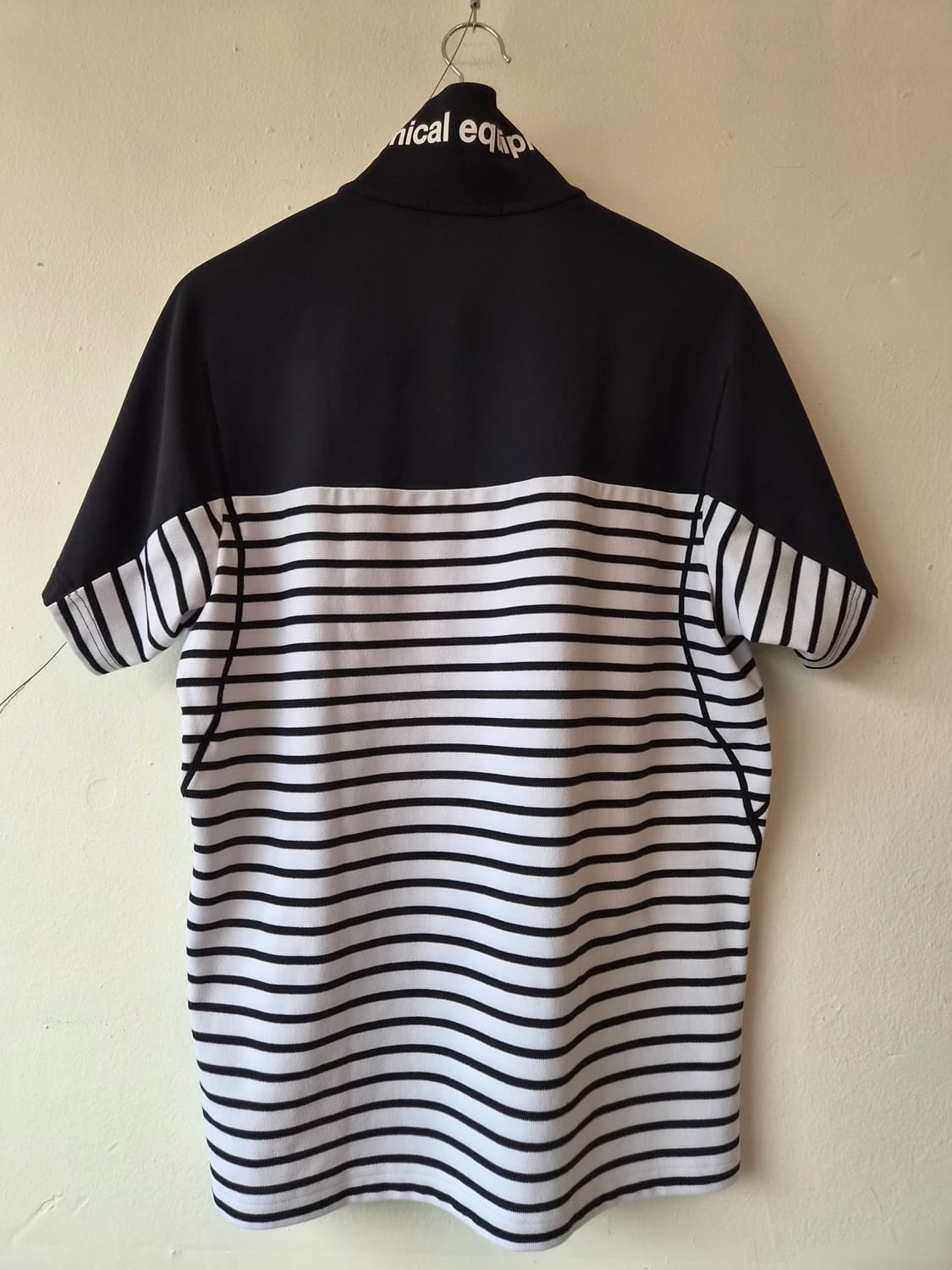 데상트 남성 블랙배색반팔PK카라티셔츠 105사이즈 상품이미지4