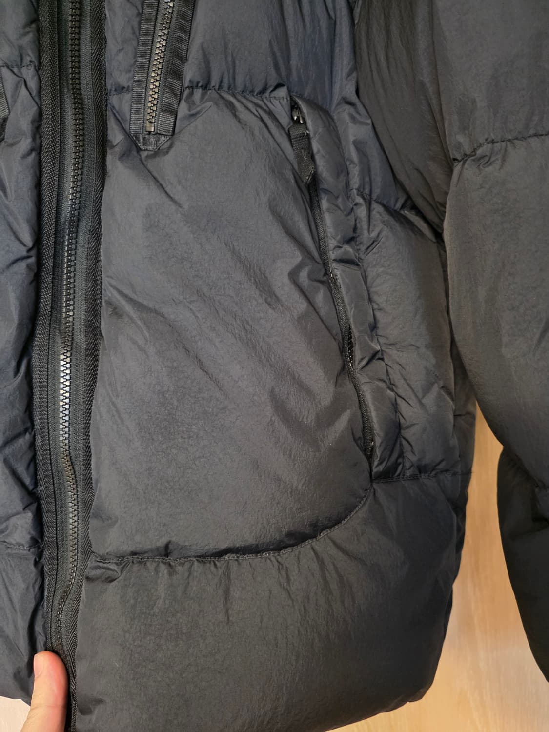 [21FW/M] 스톤아일랜드 크링클랩스 다운 논후드 숏 패딩 상품이미지4