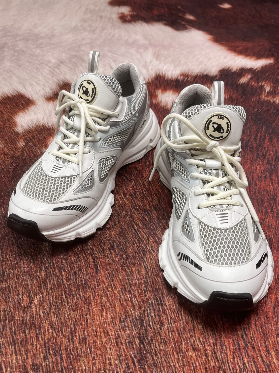 [285] 악셀 아리가토 마라톤 스니커즈 화이트 상품이미지1