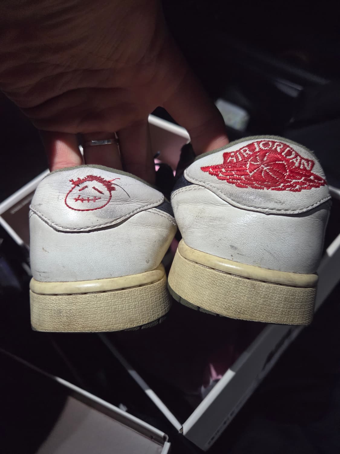 나이키 조던 1 트래비스 스캇 올리브 상품이미지2