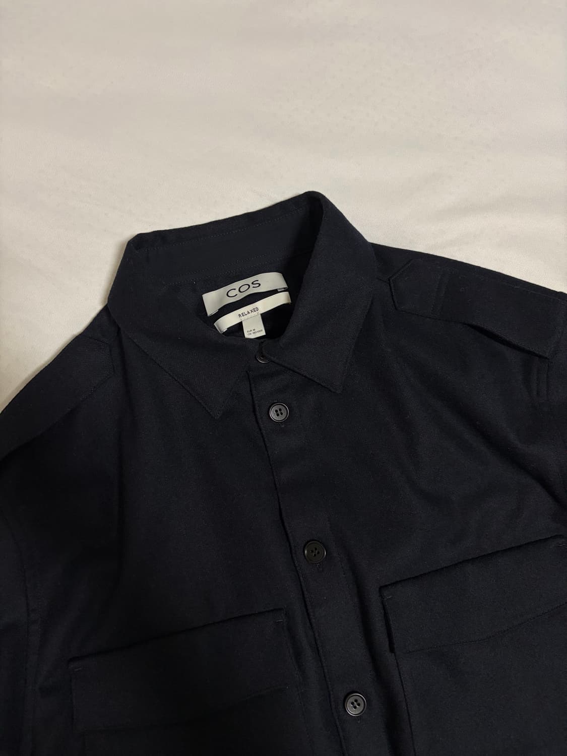 [L] COS 네이비 에폴렛 견장 울 셔츠 상품이미지2