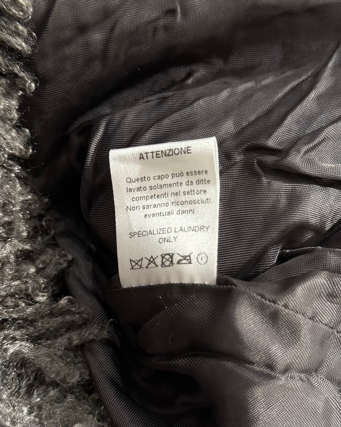 아델 파도 차콜 컬리 카라 퍼 코트 상품이미지9