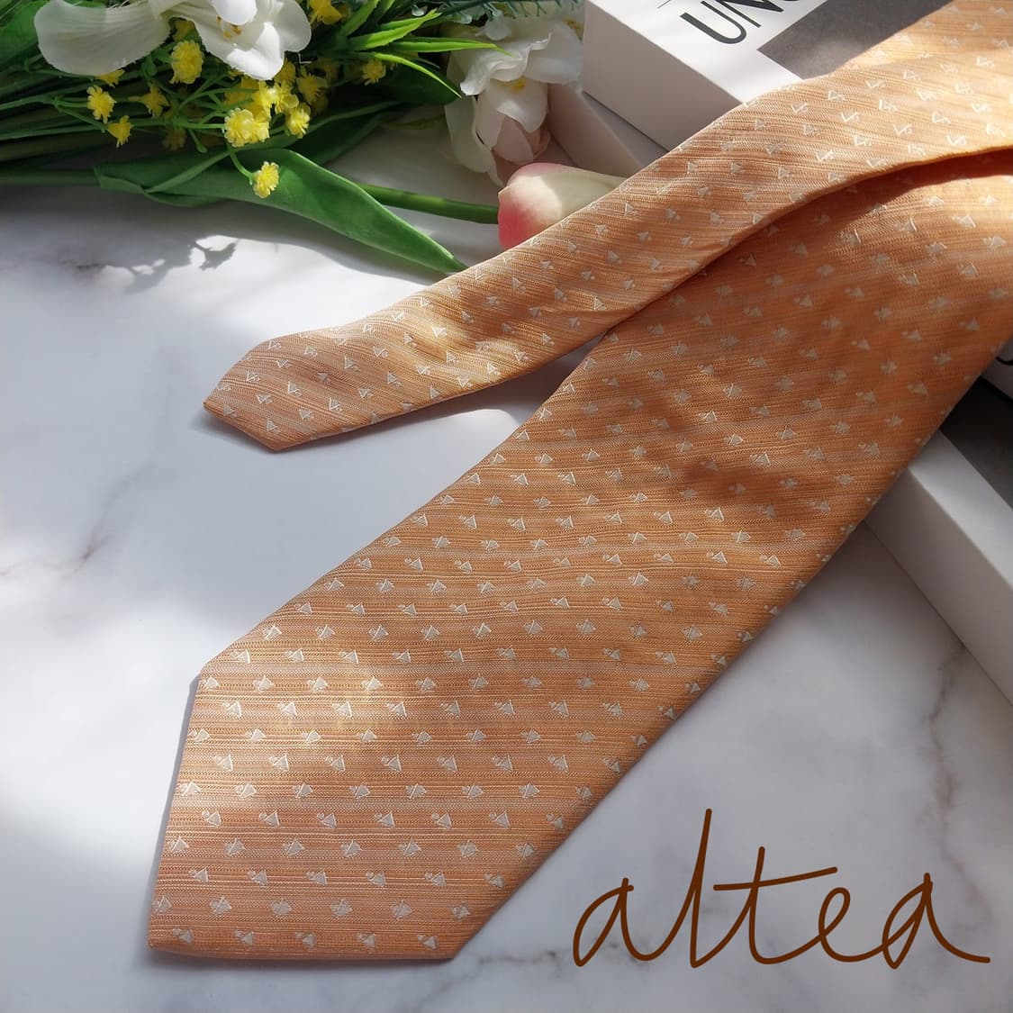 알테아 실크 오렌지 기하 패턴 넥타이 8.5cm A등급 K831
 상품이미지1
