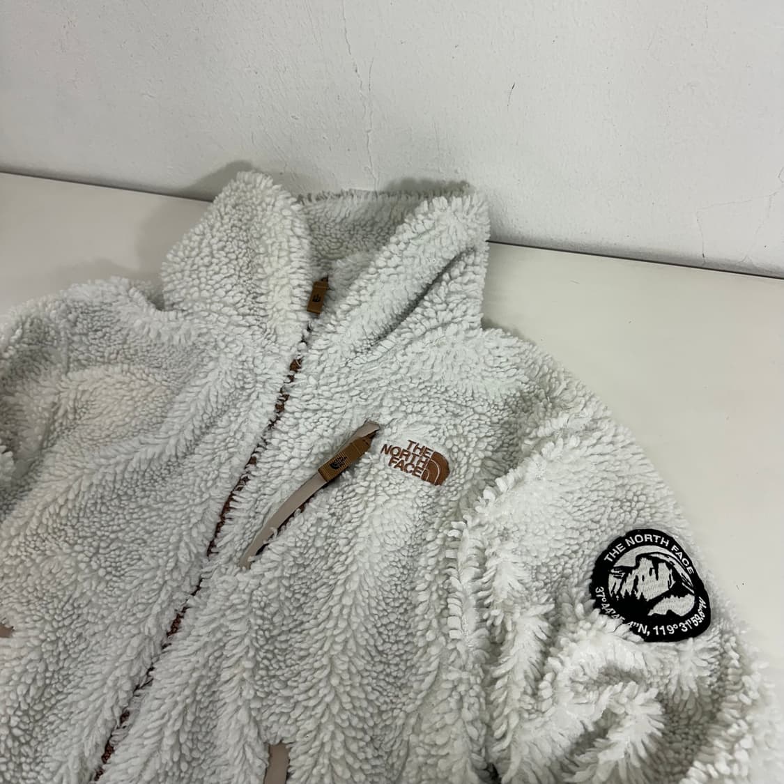 우먼FREE 노스페이스 화이트 뽀글이 후리스자켓 상품이미지2