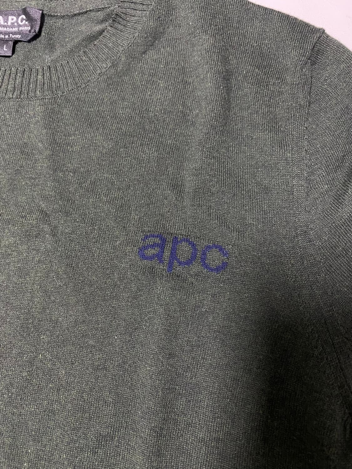A.P.C. 아페쎄 카키색 로고 니트 L 상품이미지2