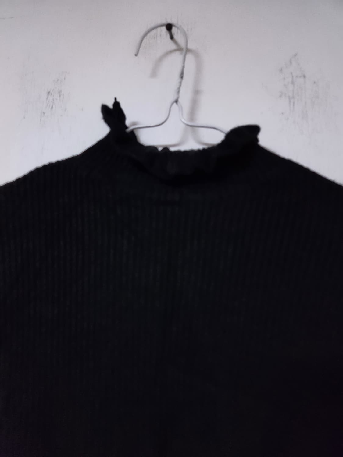 검정 골지 프릴넥 긴팔 니트 F 상품이미지3