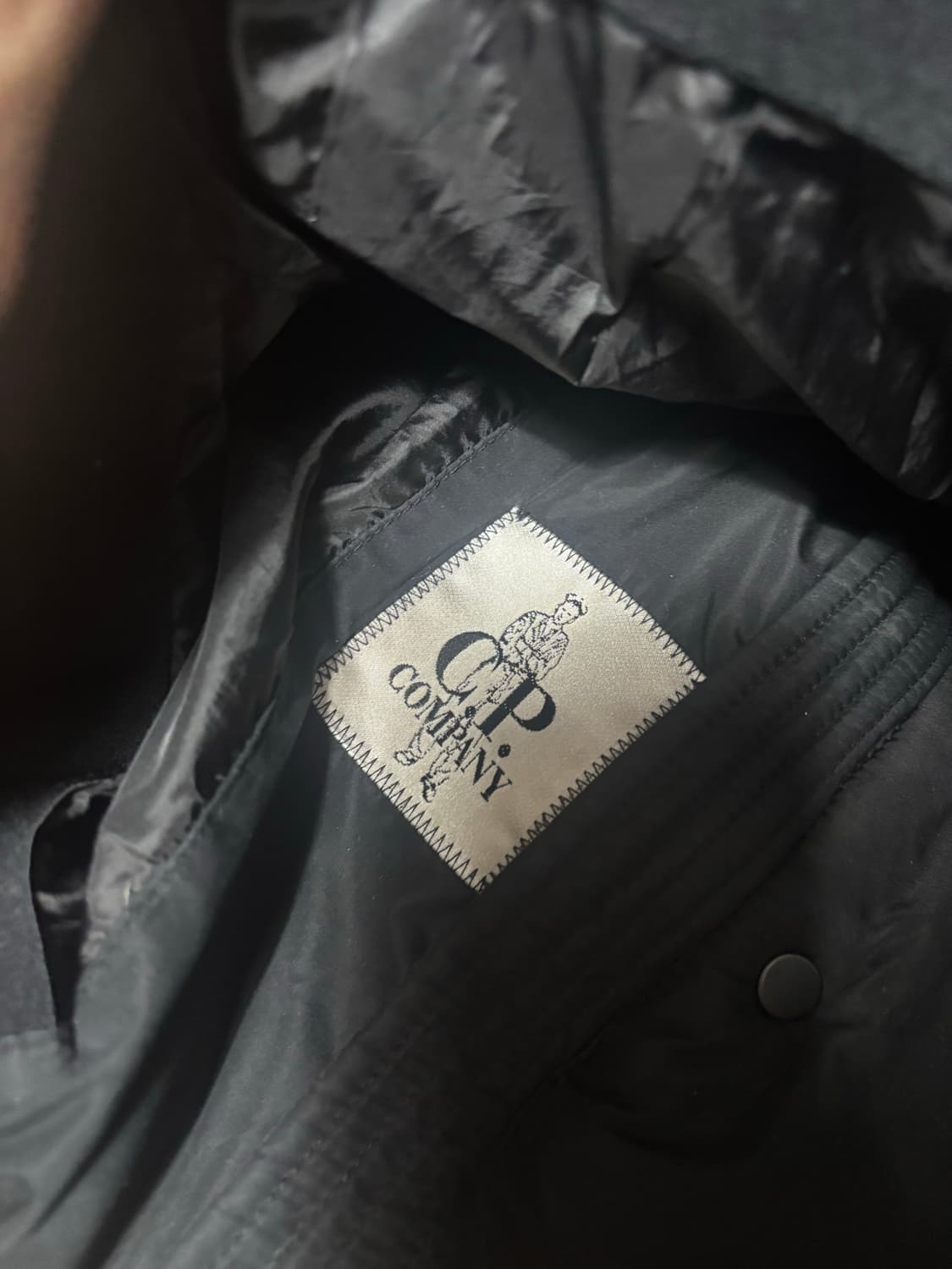CP컴퍼니 고글후드 패딩조끼 상품이미지6