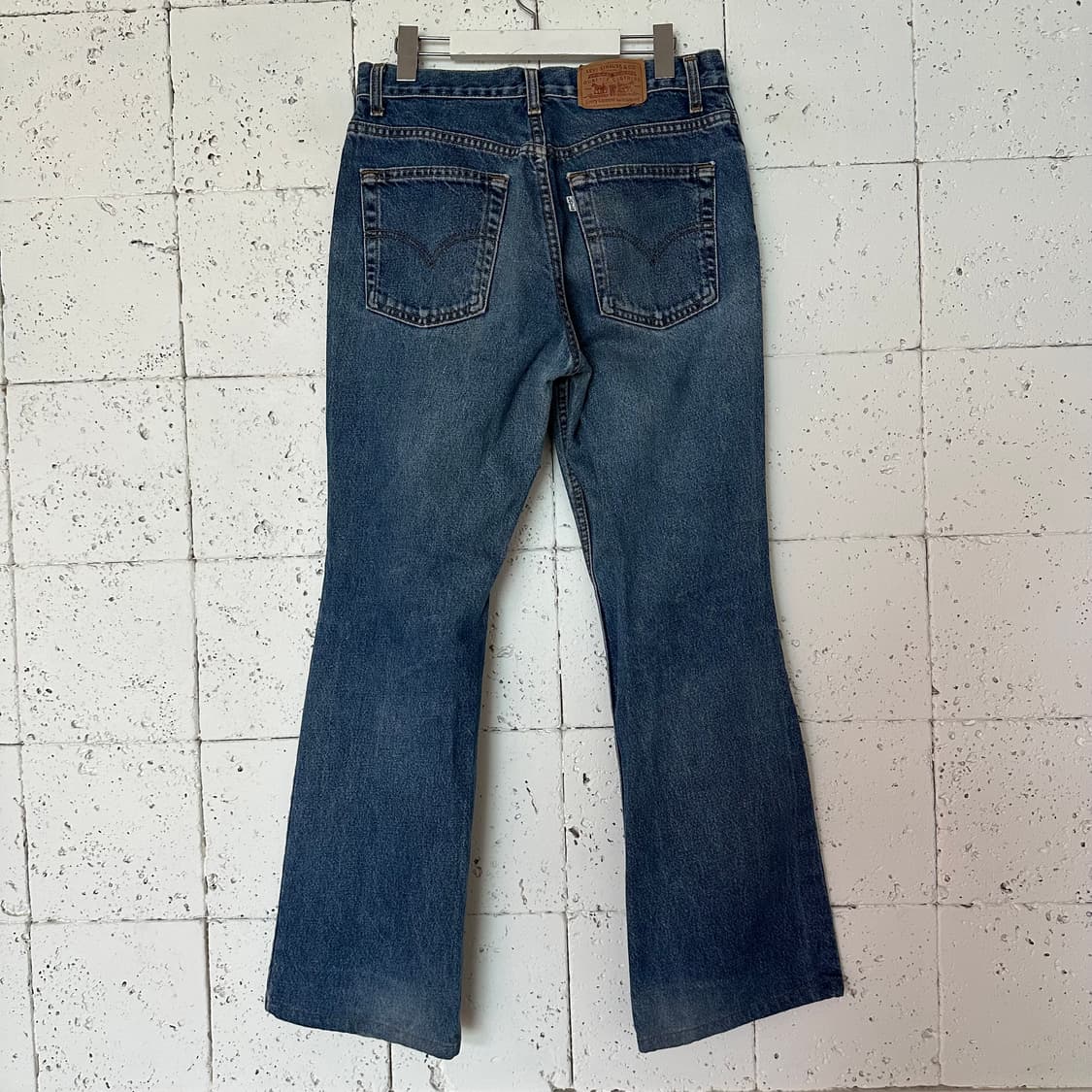 우먼30 리바이스 화이트탭 부츠컷 데님 상품이미지6