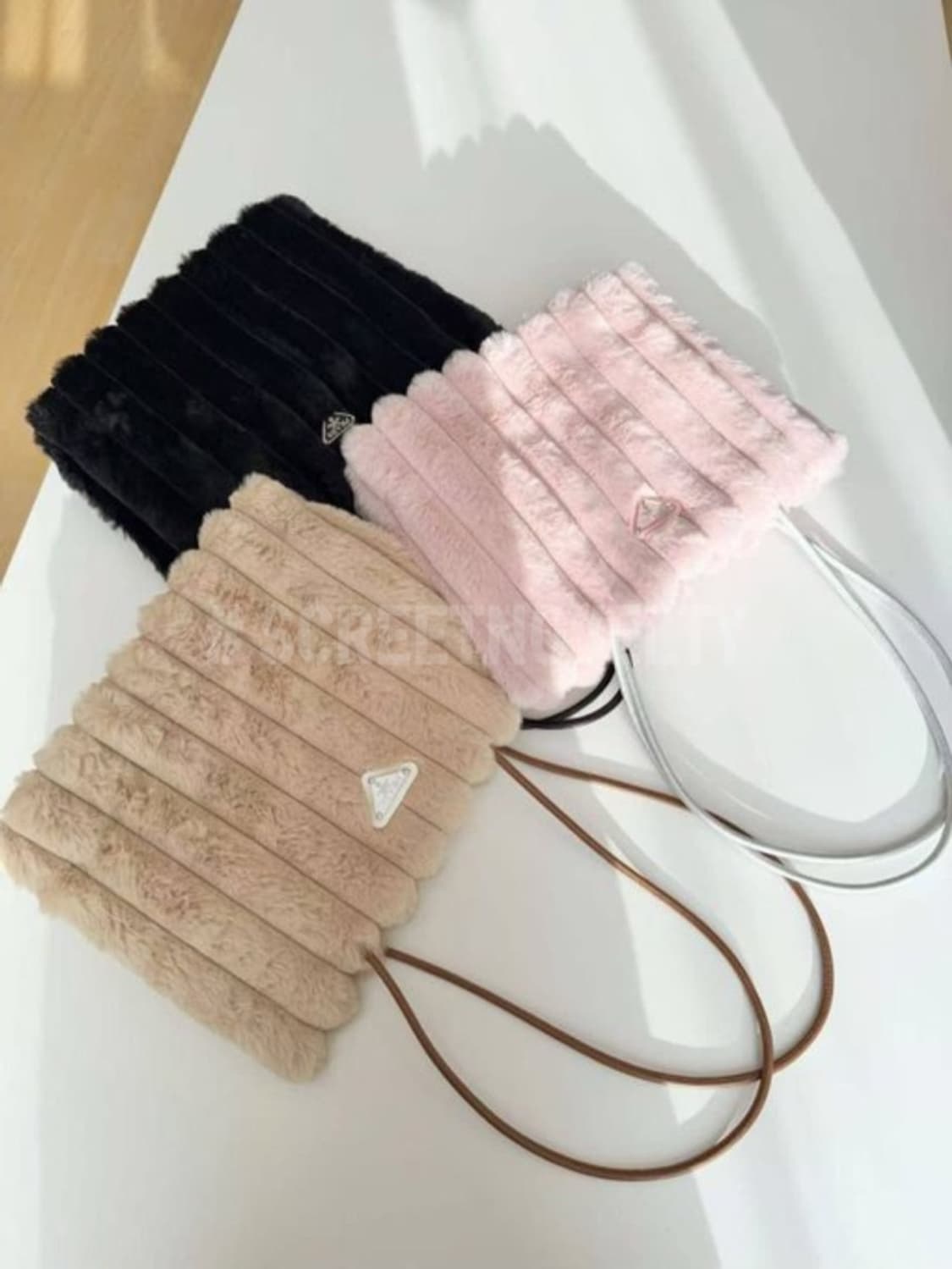 프라다뷰티 퍼 숄더백 블랙 VIP 기프트백 상품이미지6