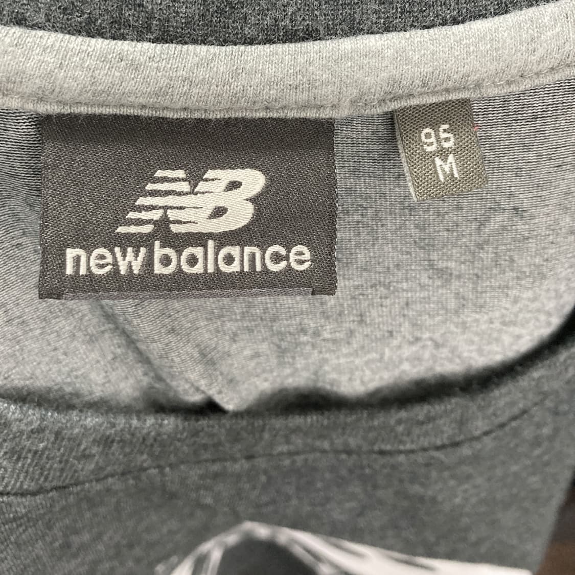 뉴발란스 남성반팔티 그레이 95  상품이미지4