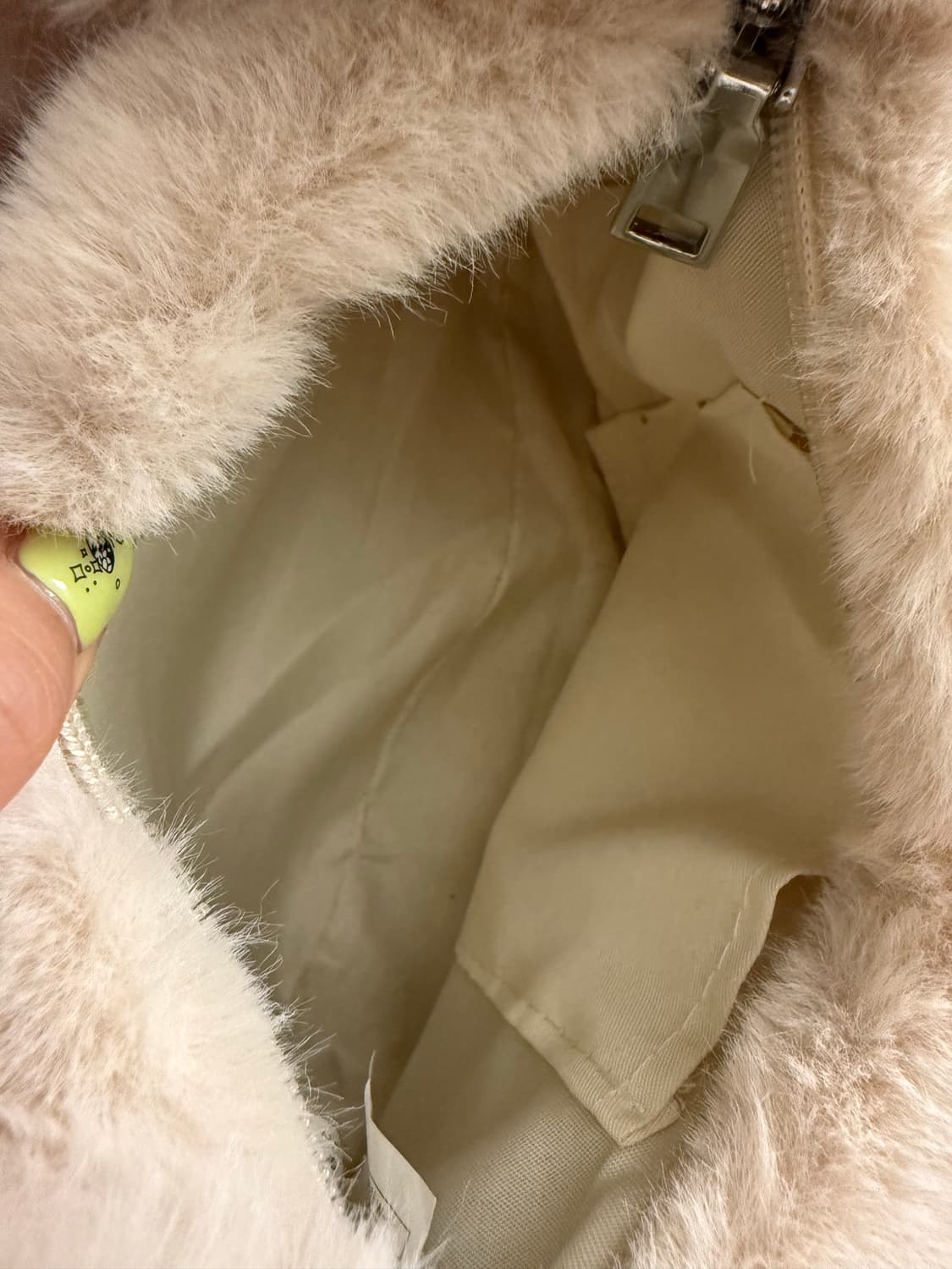 에잇세컨즈 퍼 가방 상품이미지3