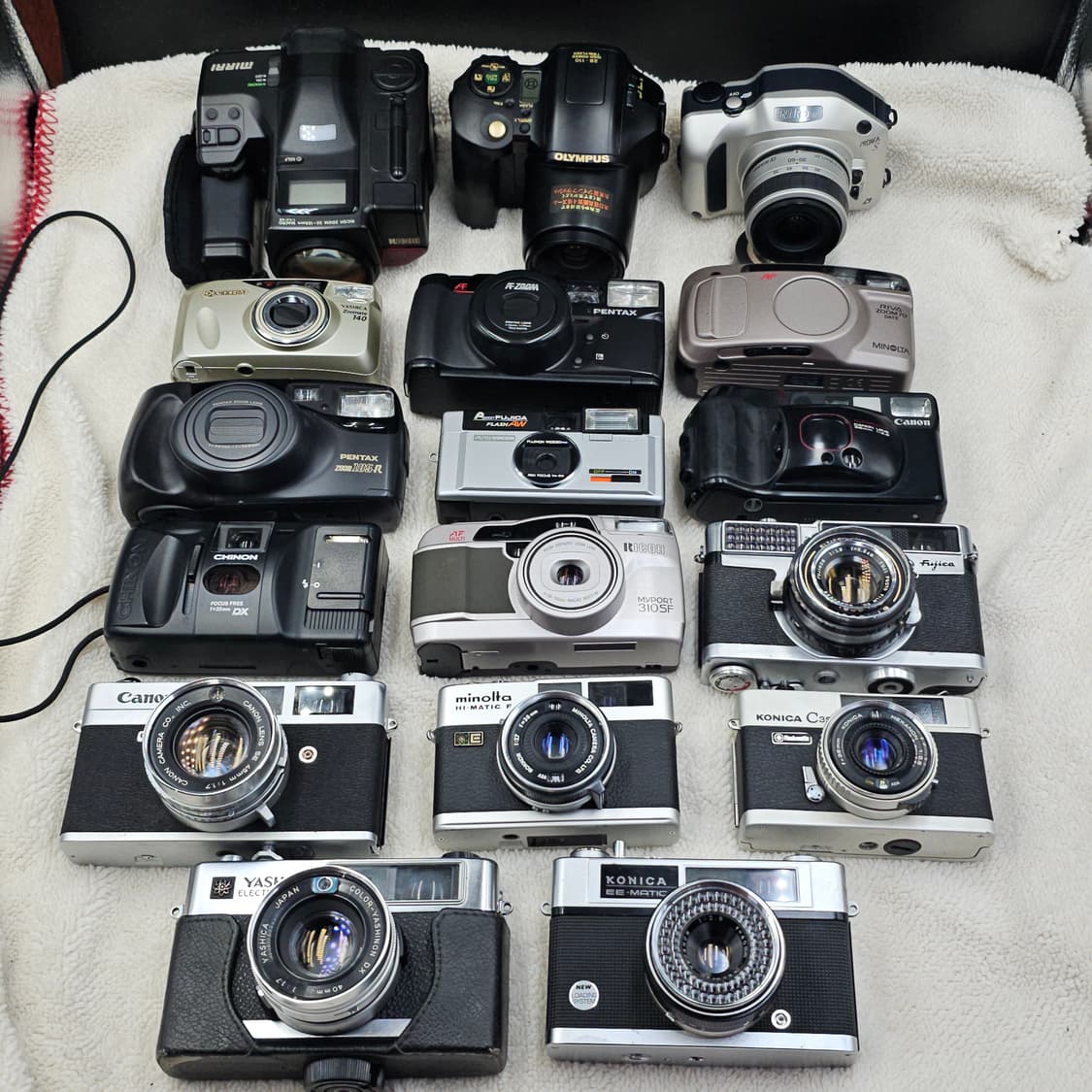 빈티지 클래식 필름카메라 일괄 필카 수리용 소장용 인테리어 장식용  상품이미지1