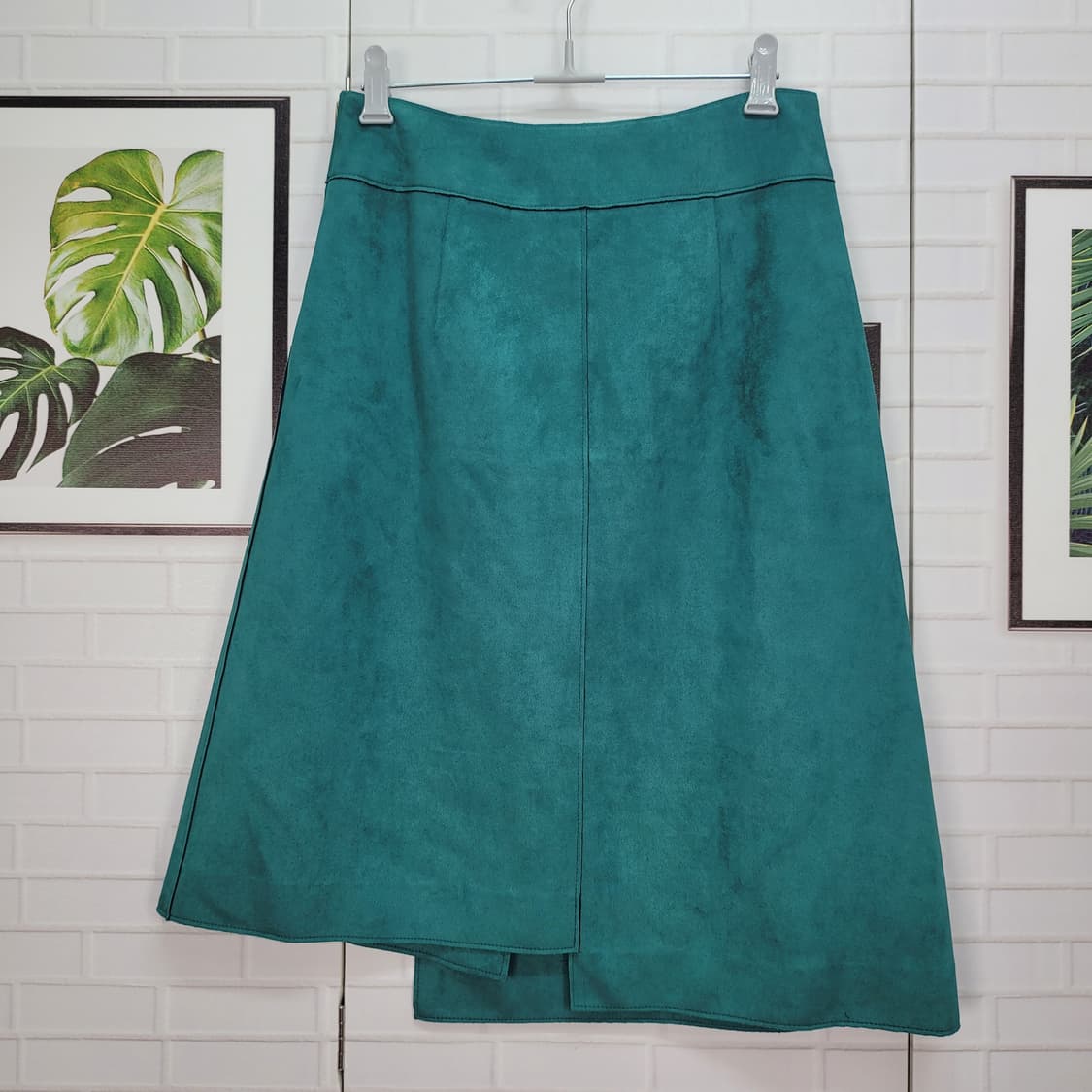 DEWL 듀엘 스웨이드 언발란스 랩 미디 스커트 55사이즈 새상품급 상품이미지5