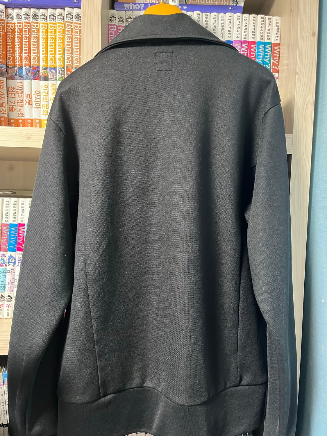 아디다스 검빨져지 M (우주 매물) 상품이미지2