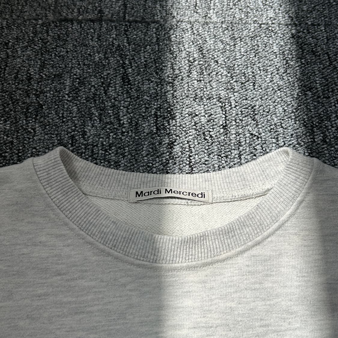 마르디메크르디 플라워 그레이 스웻셔츠 상품이미지4