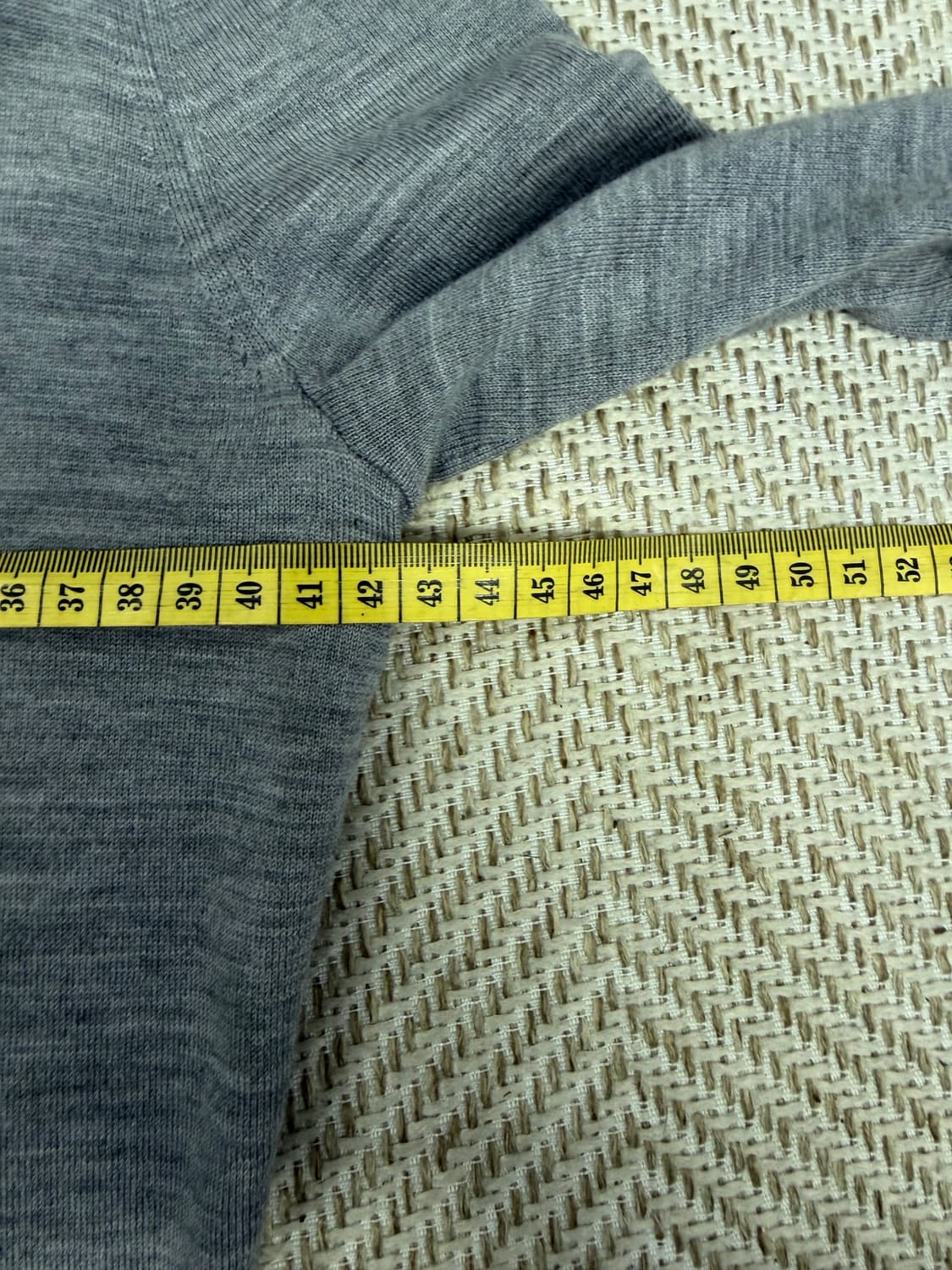 정품) Theory 띠어리 그레이 V넥 니트 P 상품이미지8