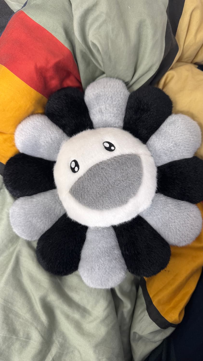 카이카이 키키 플라워 쿠션 30cm 그레이 블랙 상품이미지1