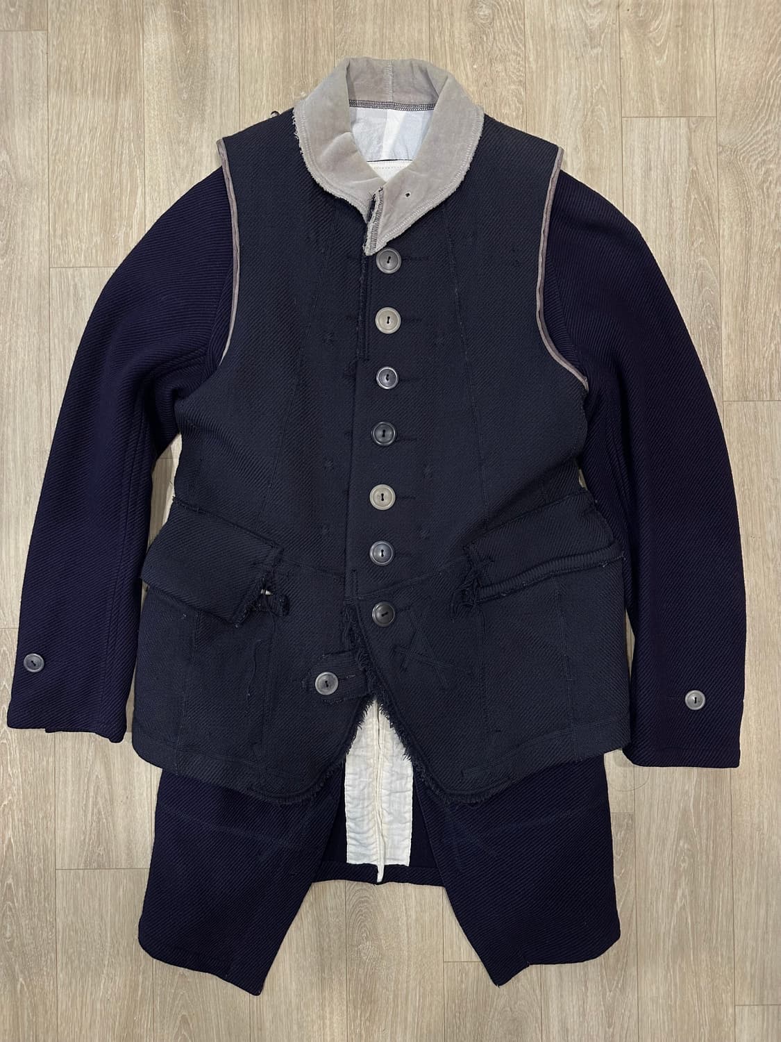 솔로이스트 베스트 탈착 자켓 상품이미지1