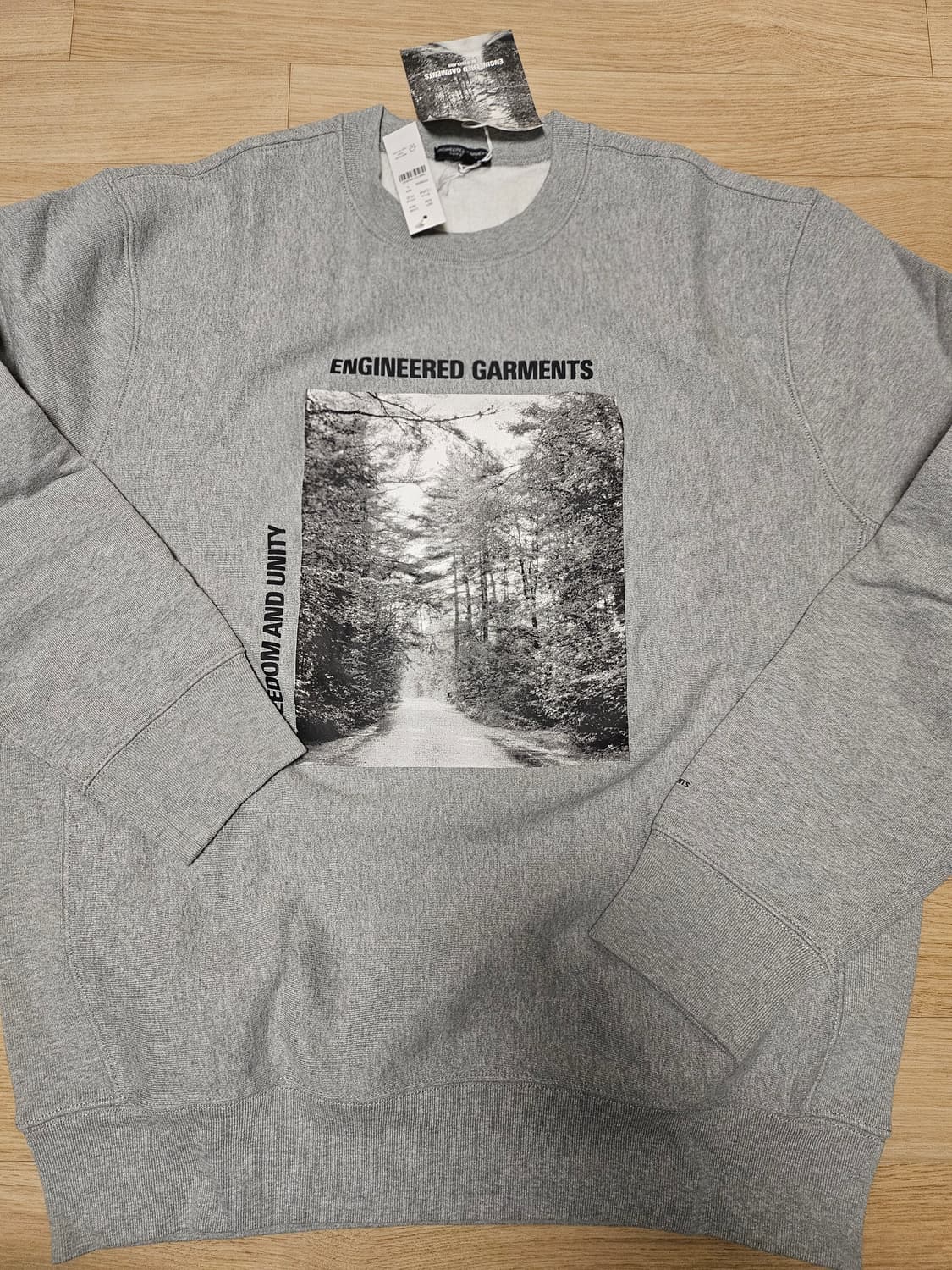 [L] 엔지니어드가먼츠 x 제이크루 맨투맨 그레이 상품이미지2