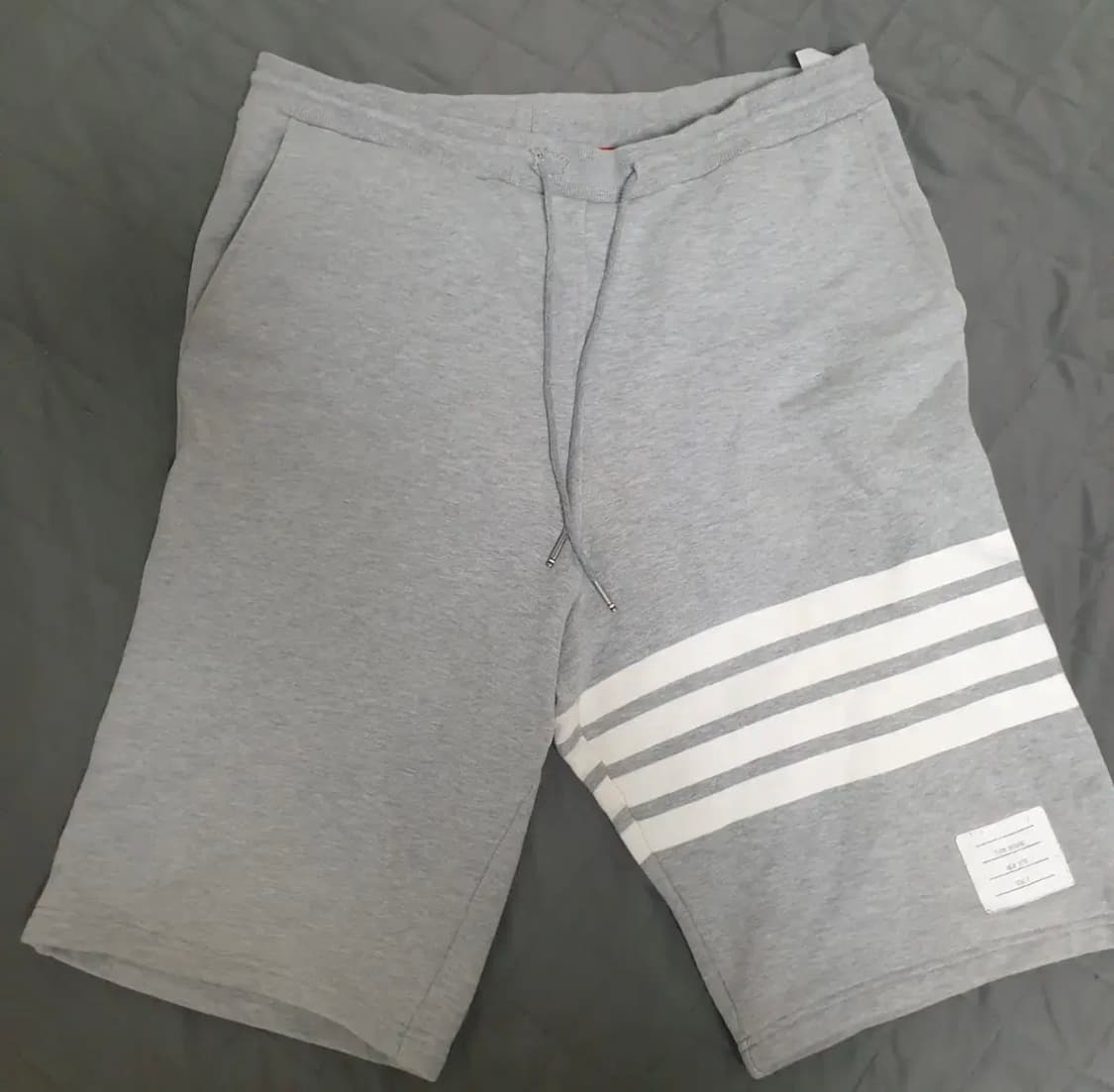 톰브라운반바지 급처합니다 사이즈3 상품이미지1