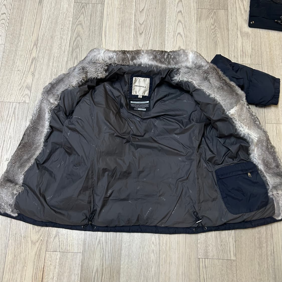 빈폴 정품 슬림핏 경량패딩 95 상품이미지4