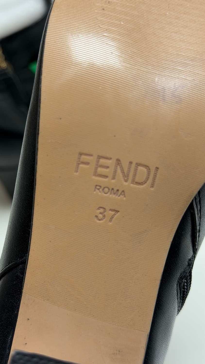 새상품) 펜디 레인보우 스터드 가죽 앵클 부츠 블랙 240mm 상품이미지5