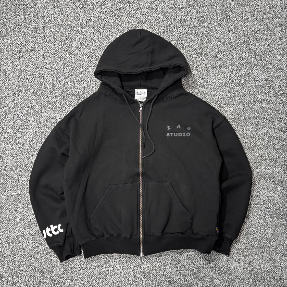 아이앱 스튜디오 X JTBC 후드집업 블랙 (L) 상품이미지1