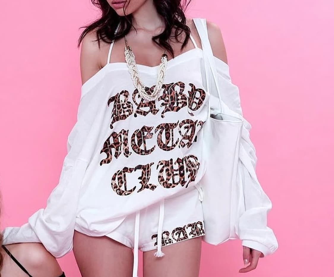 베이비메탈클럽 레오파드 로고 스트링 티 화이트 상품이미지1