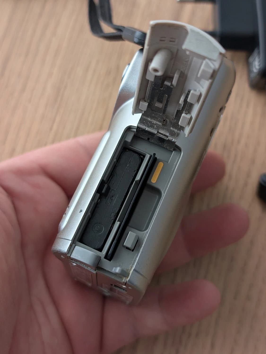 후지 파인픽스 F601 줌 (레트로 디지캠) 팝니다 상품이미지9