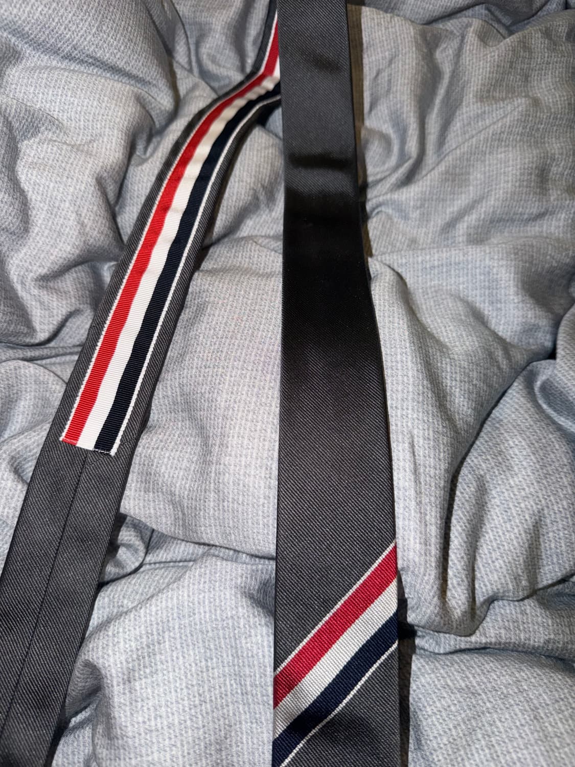 톰브라운 그로그랭 스트라이프 타이 다크 그레이 상품이미지2