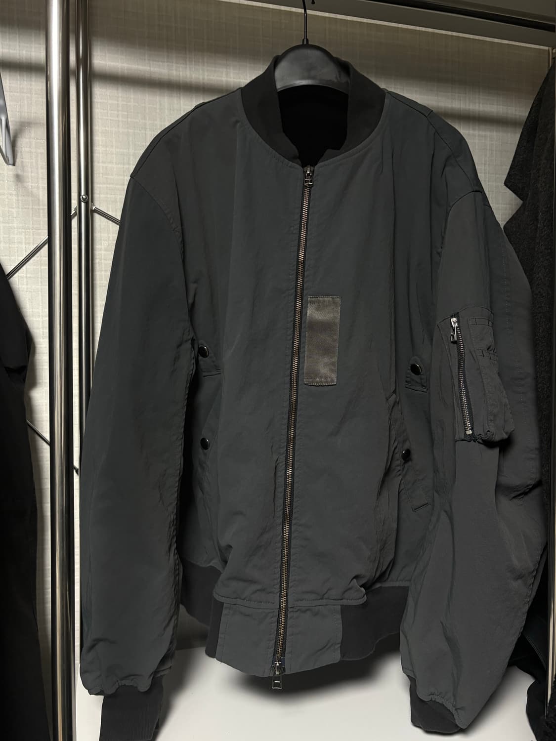 이얼즈어고 GREY/BLACK MA-1 REVERSIBLE JACKET 상품이미지3