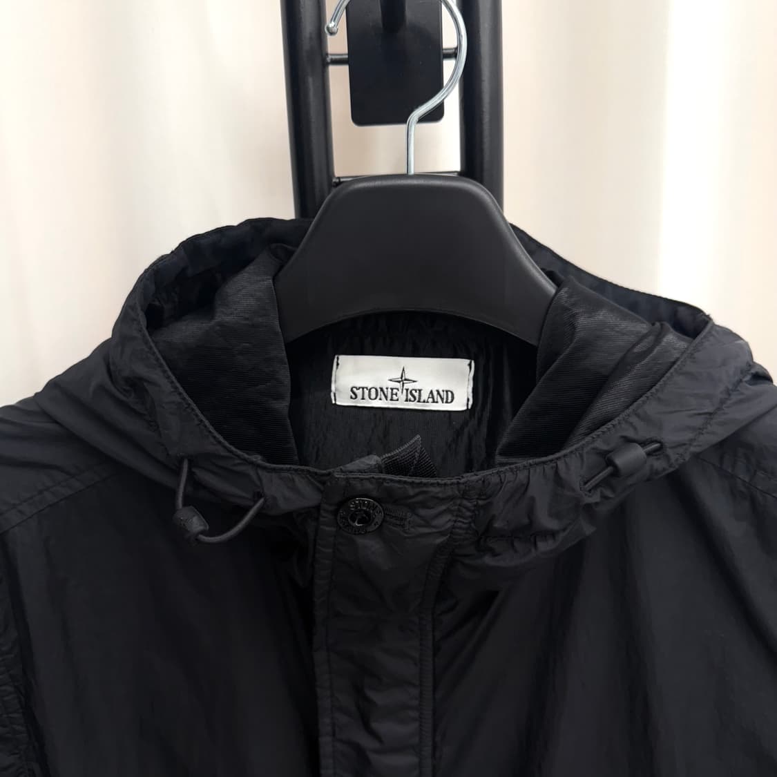 [S] 25SS 스톤아일랜드 크링클랩스 후드 바람막이 블랙 상품이미지3