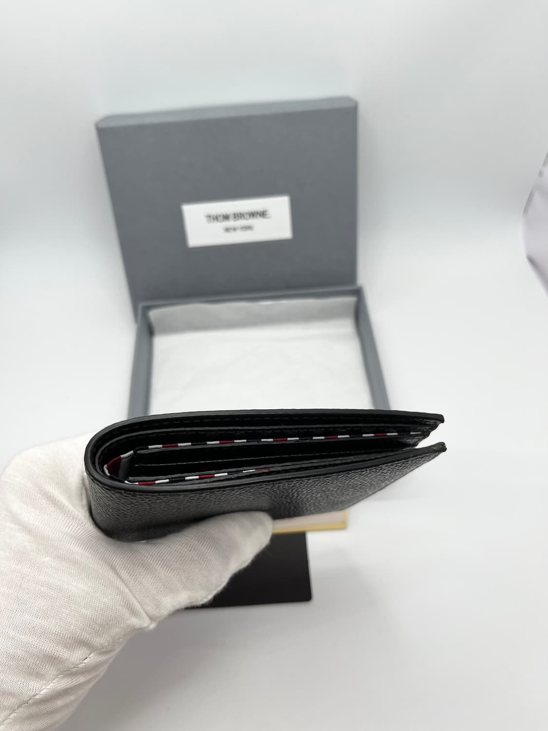 (정품) 톰브라운 삼선 페블그레인 블랙 반지갑 상품이미지5
