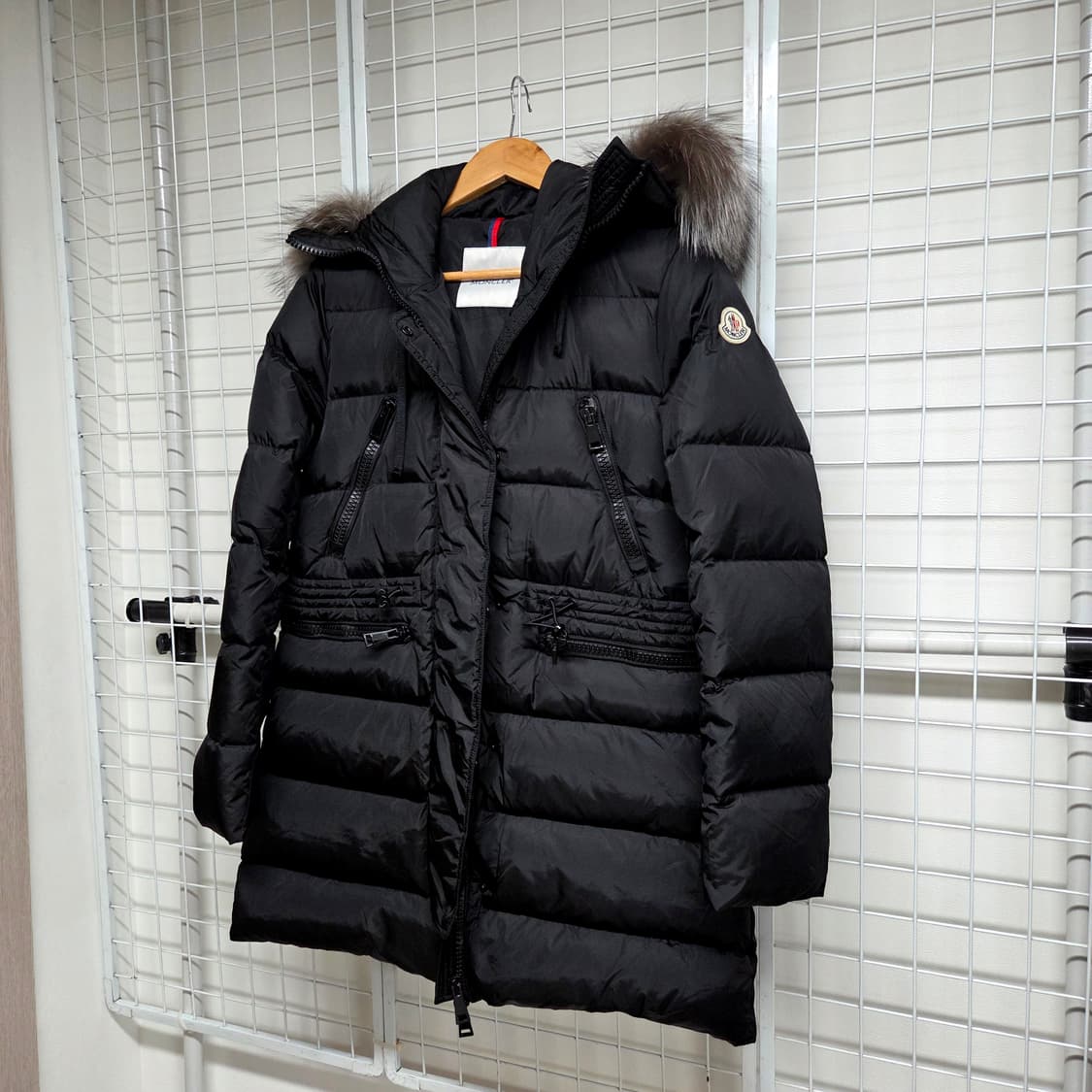 몽클레어 아프로티 폭스퍼패딩(정품) 신세계백화점 상품이미지4