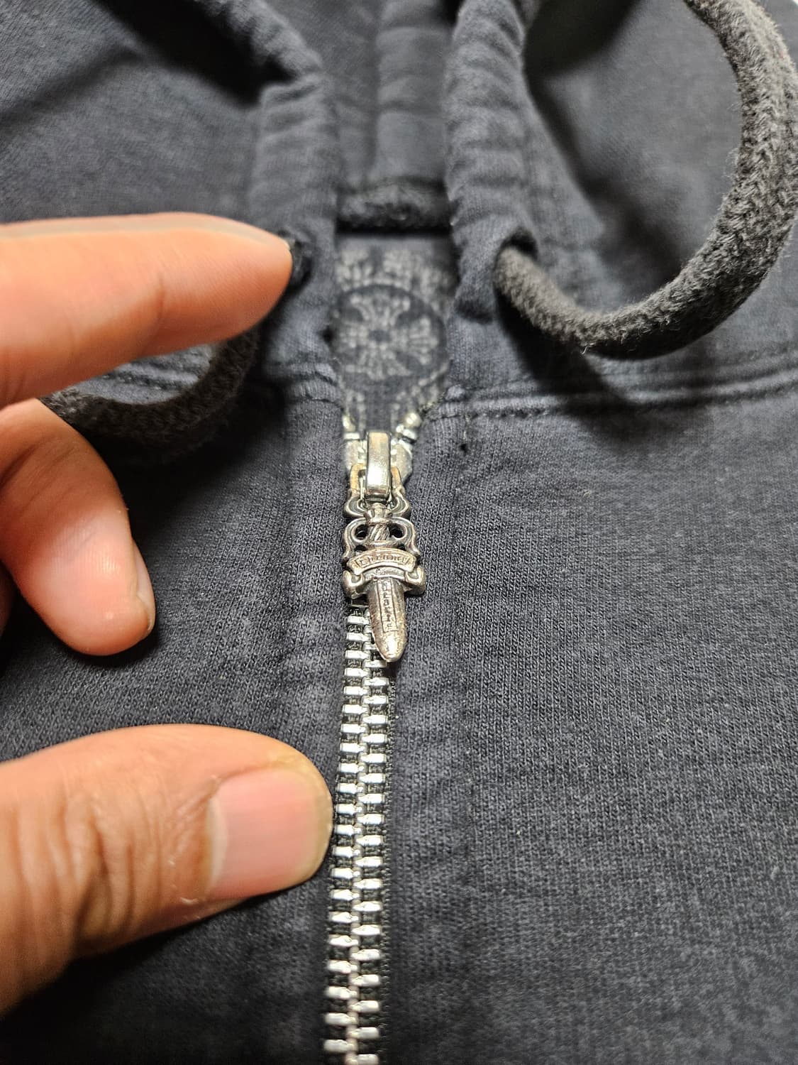 [M] 크롬하츠 헤비웨이트 스크롤로고 후드집업 상품이미지5