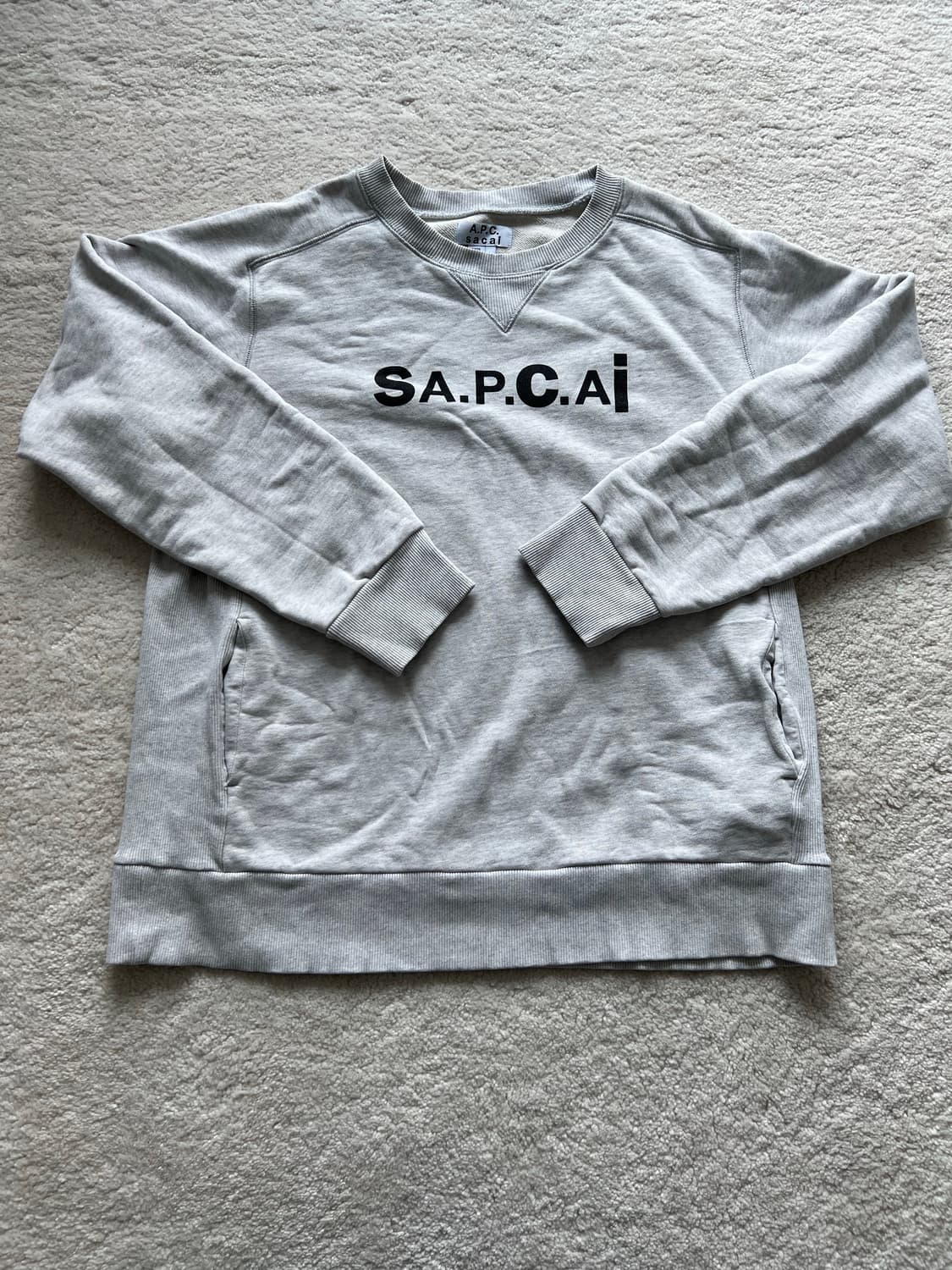 사카이 x A.P.C 콜라보 그레이 맨투맨 상품이미지2