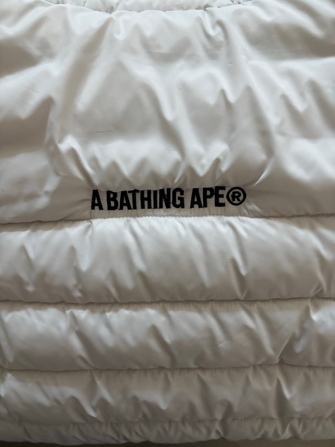 베이프 경량패딩 급처합니다 상품이미지3