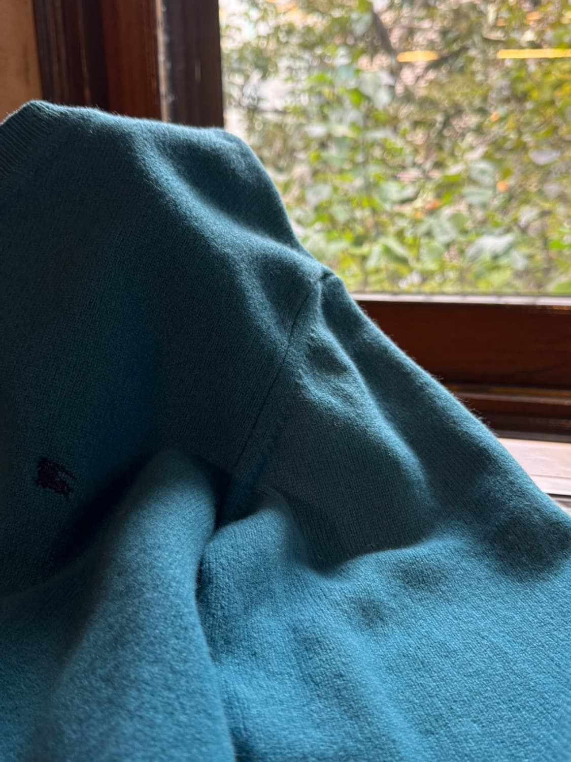 버버리 브이넥 니트 100 상품이미지8