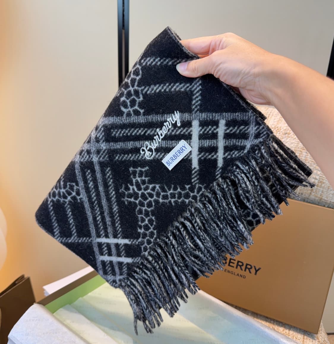 버버리 양면 머플러 램스울 100% 추동 단품
 상품이미지1