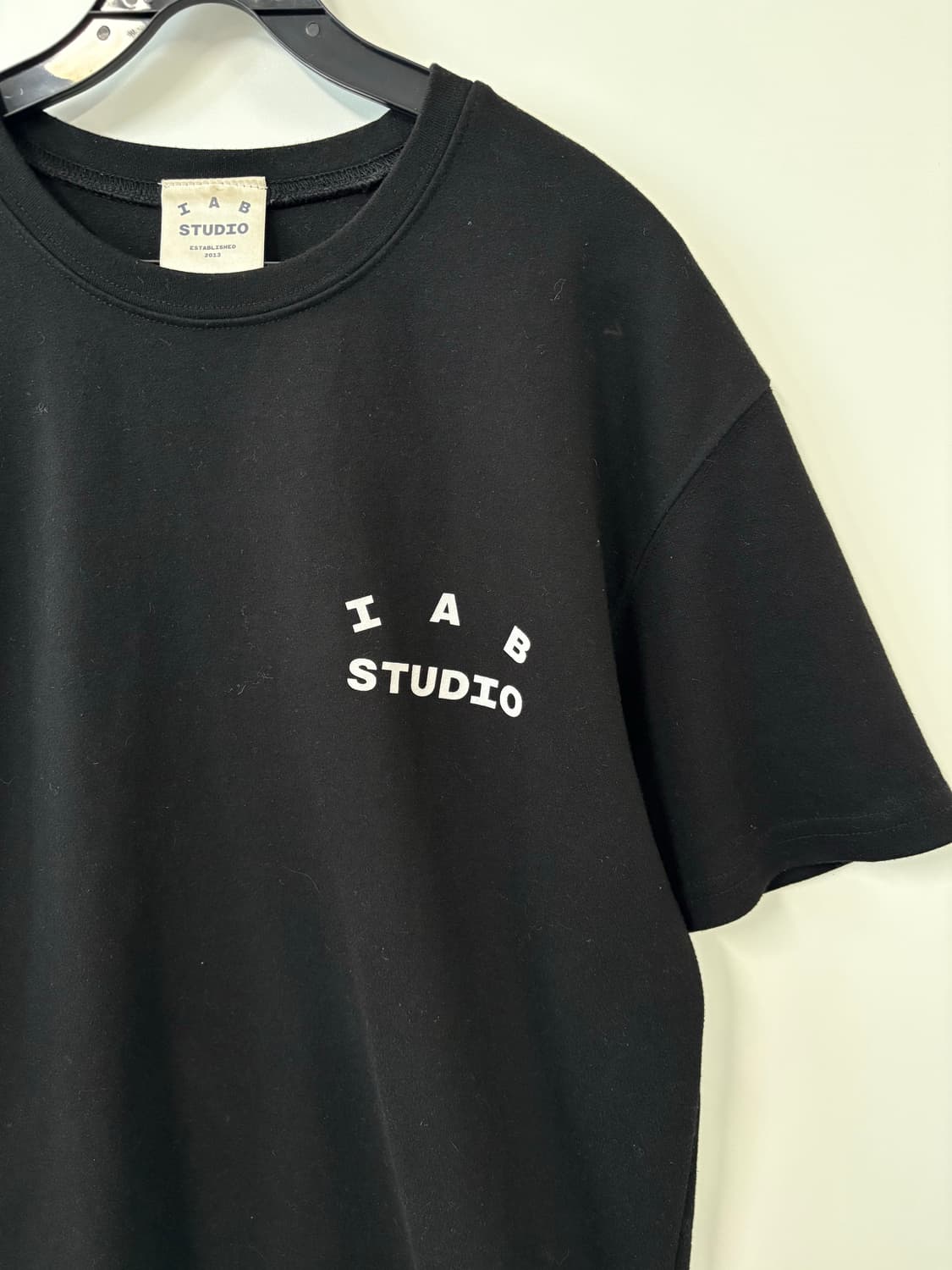 아이앱스튜디오 10주년 블랙 반팔 티셔츠 상품이미지5