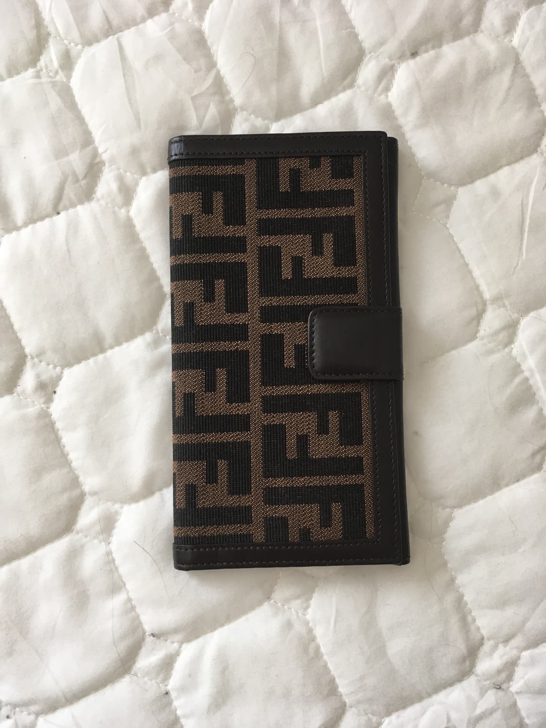 펜디 주카 장지갑 미사용 거의새상품 상품이미지1