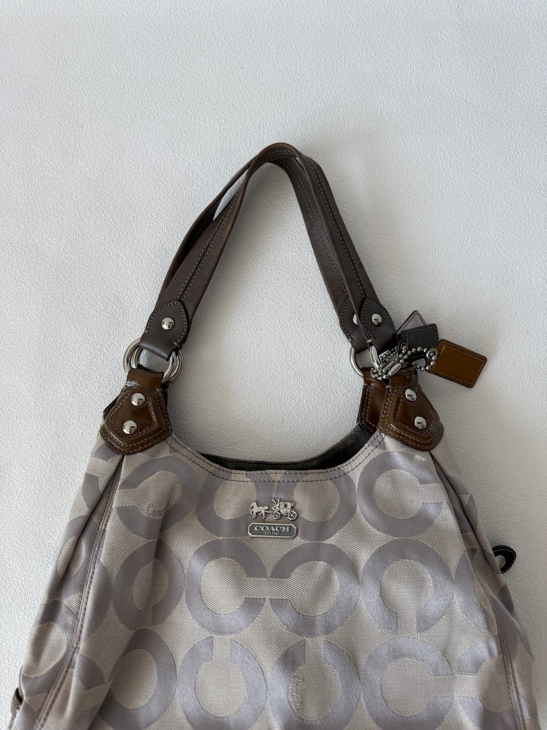 코치(Coach) 모노그램 숄더백(내외부 로고 갈라짐) 상품이미지3
