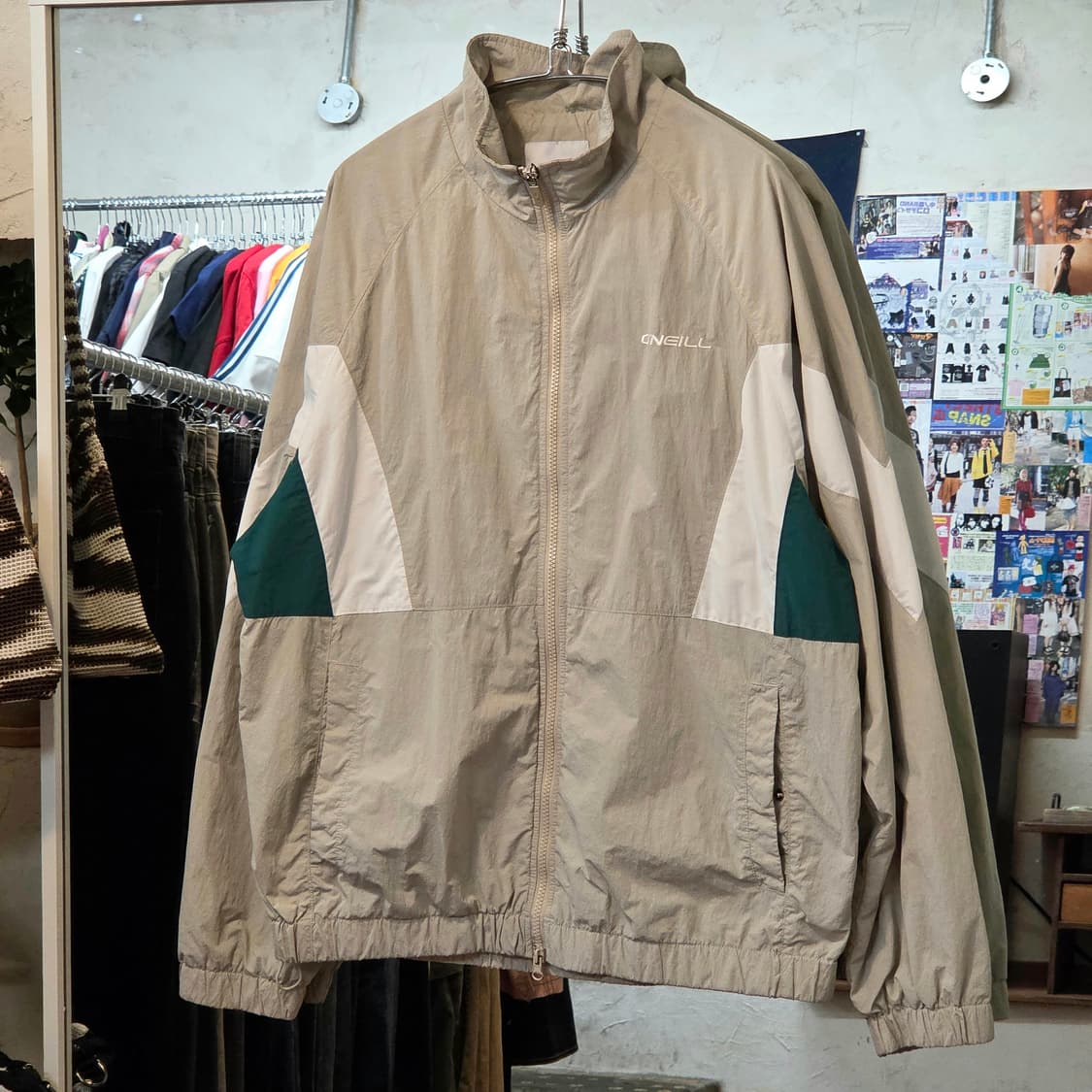 오닐 그레이 그린 배색 바람막이 상품이미지1