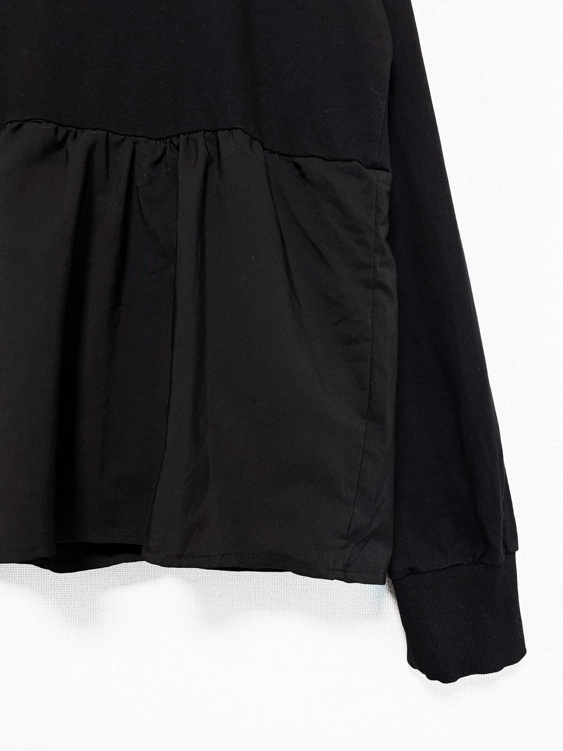 Frill Hem Sweatshirt - Black 상품이미지6